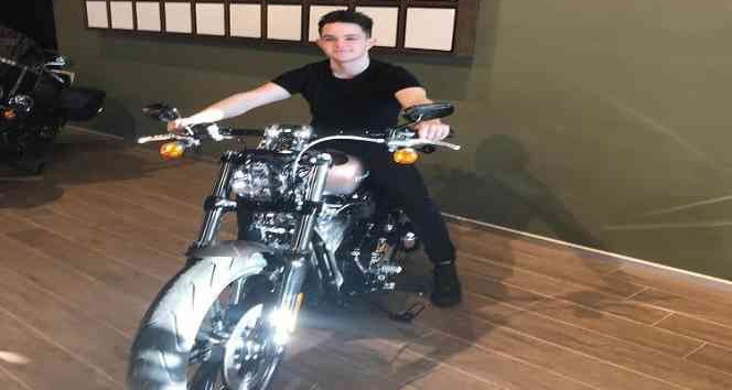 Küçükçekmece’de dehşet: Anne ve babasını öldürüp intihar etti