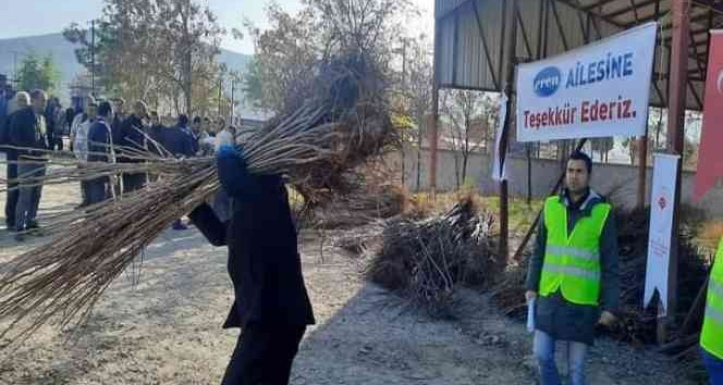 Güroymak’ta 22 bin meyve fidanı dağıtıldı