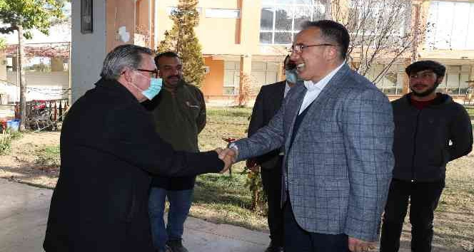 Başkan Savran esnaf ve vatandaşların sorunlarını dinledi