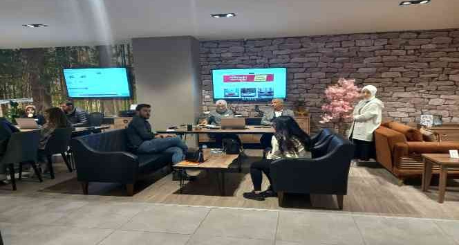 Mardin’de yeni açılan mobilya mağazasına yoğun ilgi