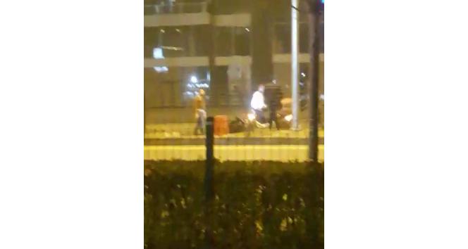 Kuryeyi defalarca bıçakladılar