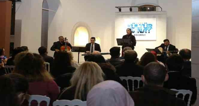 Yaprak Sayar’dan mekan akustiği konseri