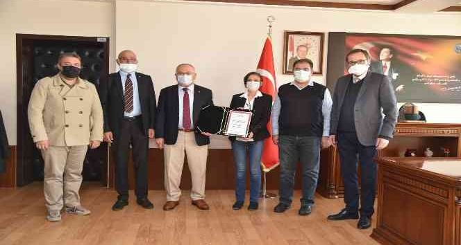 KMÜ’nün ihtisaslaşma beratı Rektör Ak’a teslim edildi