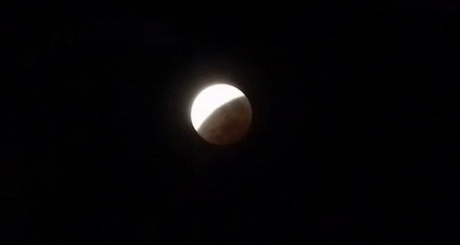 Son 6 asrın en uzun Ay tutulması Meksikada görüntülendi