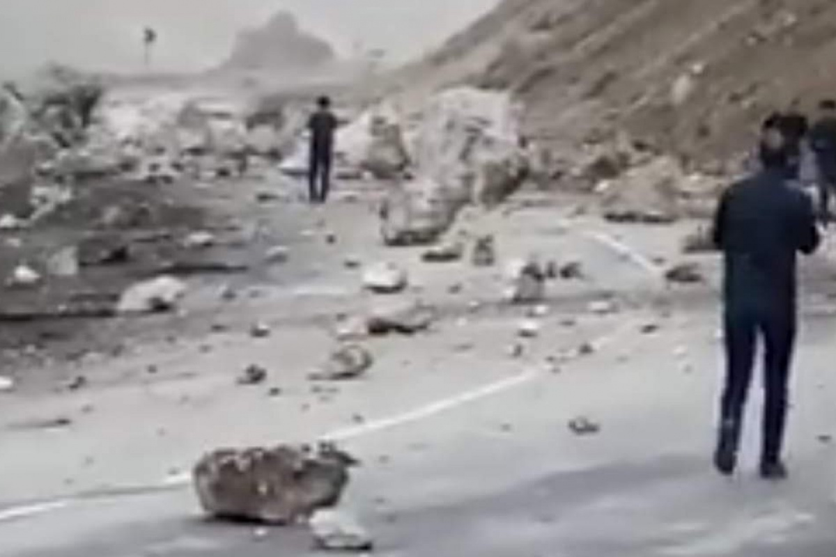 Erzurum'da meydana gelen 5.1 büyüklüğündeki deprem sonrasında kapanan yollar açıldı