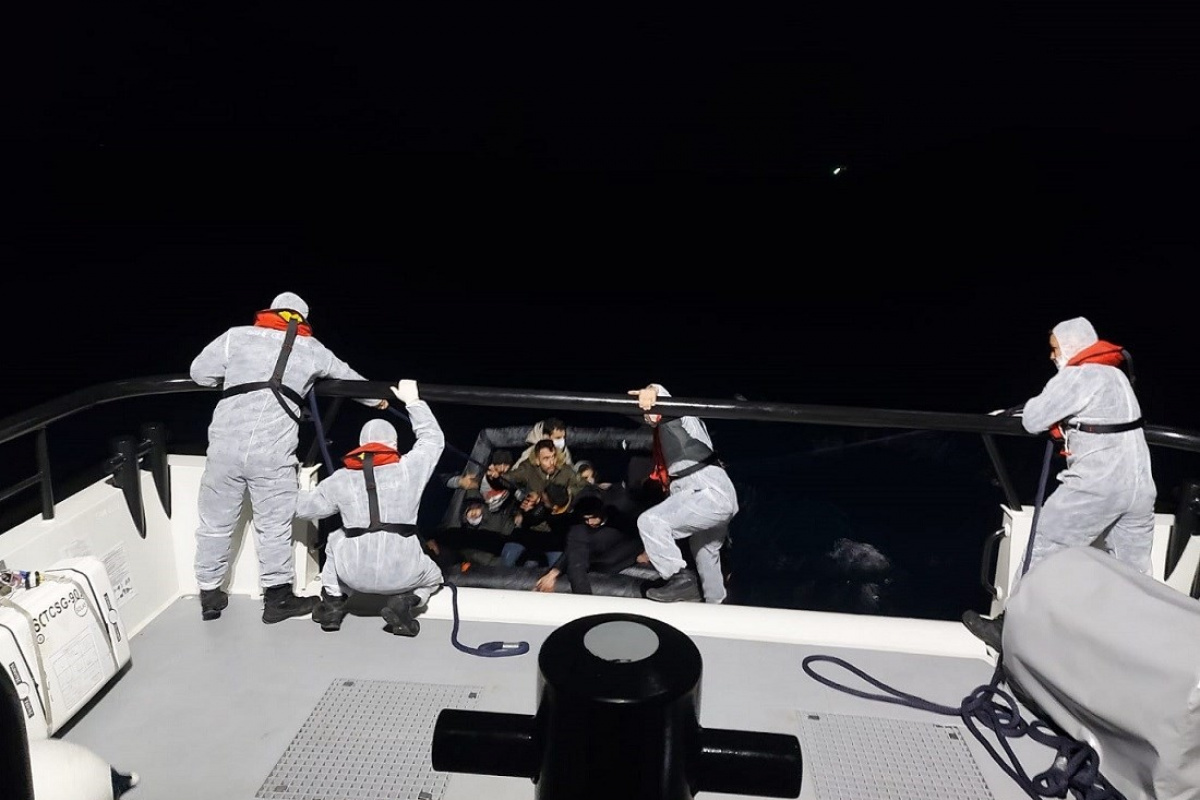 Ölüme sürüklenen göçmenleri Sahil Güvenlik kurtardı