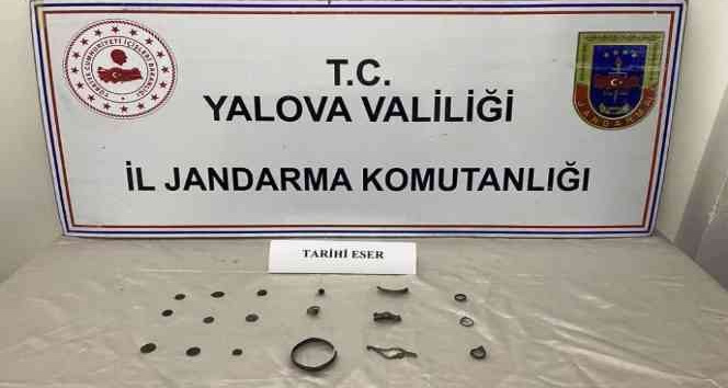 Şüpheli şahsın üzerinden tarihi eserler çıktı