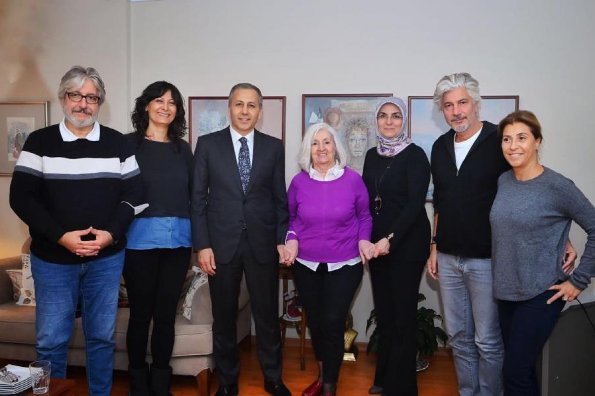 İstanbul Valisi Ali Yerlikaya: 'Nejat Baba'yı oğulları ve ailesiyle özlem ile andık'