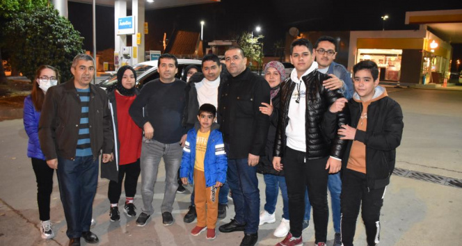 Libyadan Türkiyeye getirilen Nurettin Çalık Adanaya gelerek ailesine kavuştu