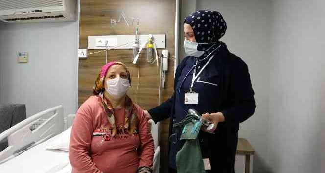 Tıpta nadir durum: Karnından 20 santim büyüklüğünde miyom çıktı