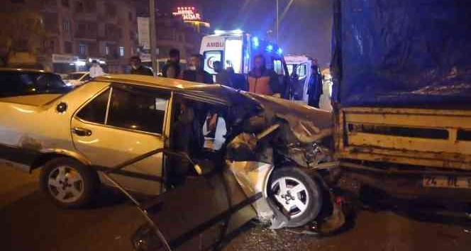 Erzincan’da zincirleme kaza: 1’i ağır 2 yaralı