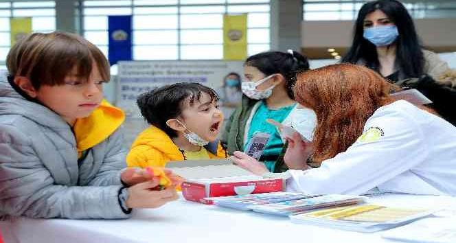 Çocuklara eğlenceli ağız ve diş sağlığı eğitimi
