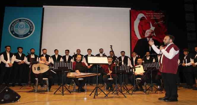 Balıkesir İlahiyat Fakültesi Türk Tasavvuf Müziği Topluluğu ilk konserini verdi