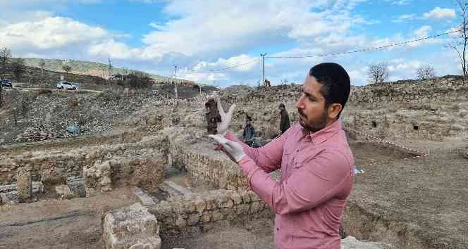 1800 yıllık demir maske Batı Karadeniz’de Roma döneminin ilk askeri üssünü ortaya çıkarttı