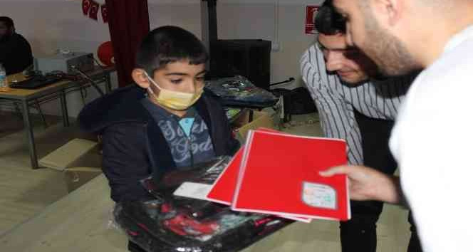 Ülkü Ocaklarından Tunceli’deki kardeş okullara giysi ve kırtasiye yardımı