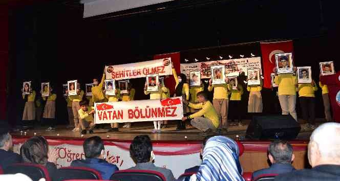 Ahlat’ta 24 Kasım Öğretmenler Günü kutlandı