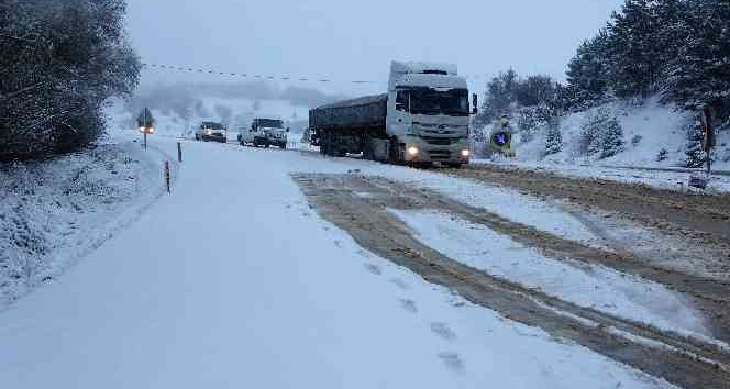 Tokat’ta kar yağışı ulaşımda aksamalara neden oldu