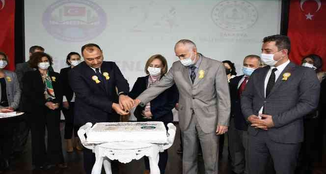 24 Kasım’da dünyaya gelen 27 öğretmene sürpriz doğum günü