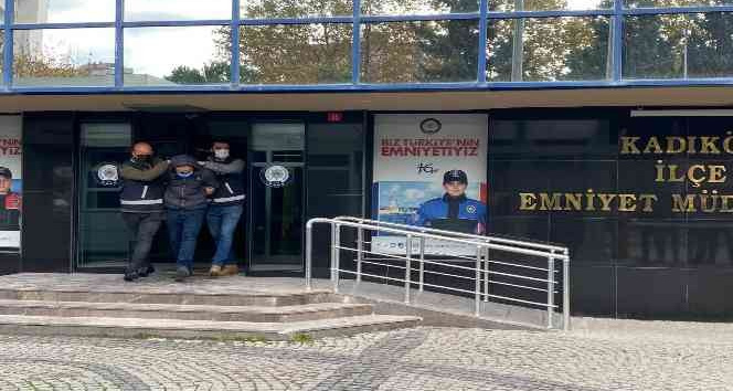 Kadıköy metrosundaki bıçaklı saldırgan adliyeye sevk edildi