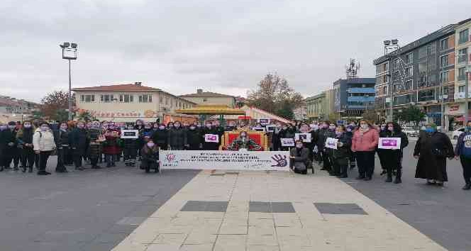 Çan’da kadına şiddete karşı yürüyüş düzenlendi