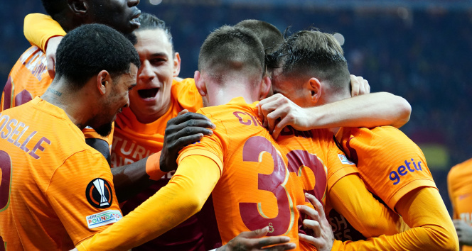Galatasaray, UEFA Avrupa Liginde gruptan çıkmayı garantiledi