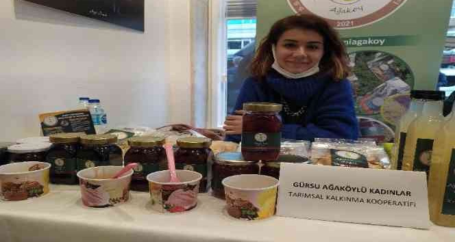 Kadınlar şiddet mağdurlarına destek için organik pazara akın etti
