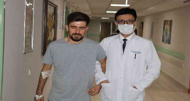 Böbreğinden 3 santimlik tümör çıkarıldı