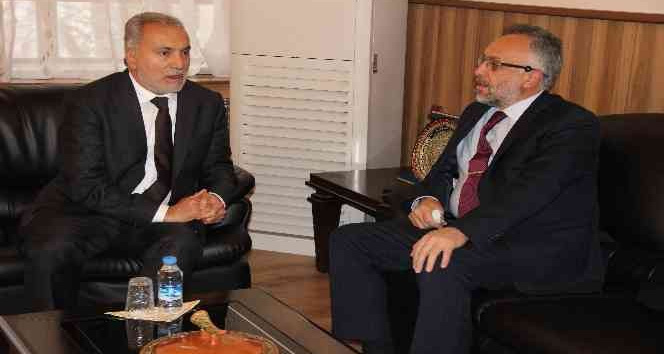 YÖK Başkanvekili Kapıcıoğlu’ndan Rektör Karadağ’a ziyaret