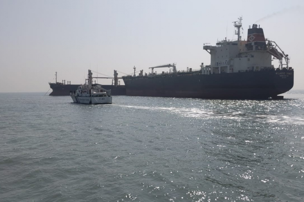 Hindistan'daki Kuç Körfezi'nde iki gemi çarpıştı