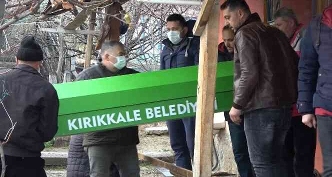 Alışveriş için oğluyla pazara gidecekti, yatağında ölü bulundu