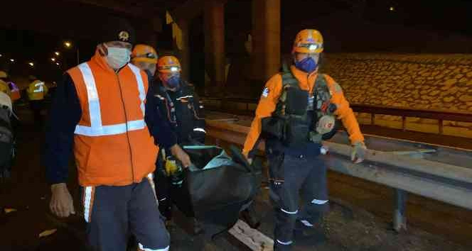 Köprüden düşen tır alev alev yandı: 2 ölü, 1 ağır yaralı