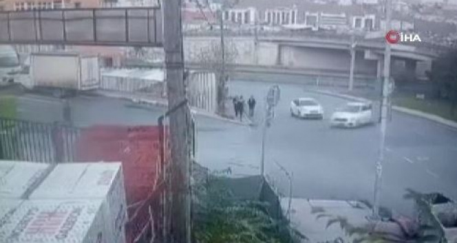 Beylikdüzünde polisin “dur” ihtarına uymayan 2 şüpheli yakalandı