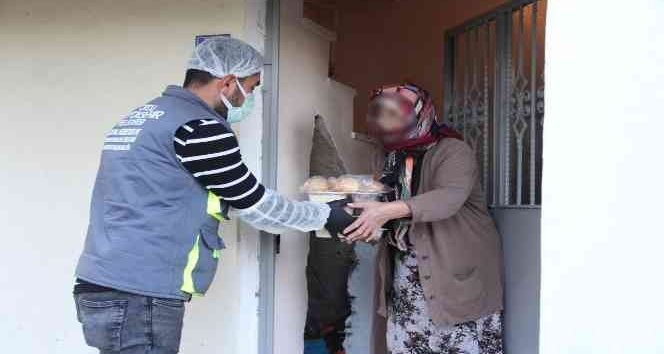 Ordu’da yaşlıların sofrasına sıcak yemek
