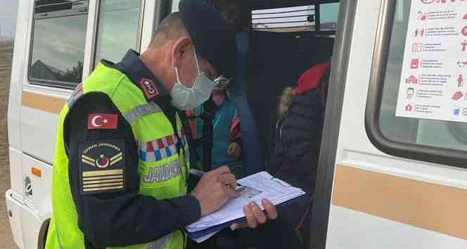 Kırıkkale’de jandarma okul servis araçlarını denetledi