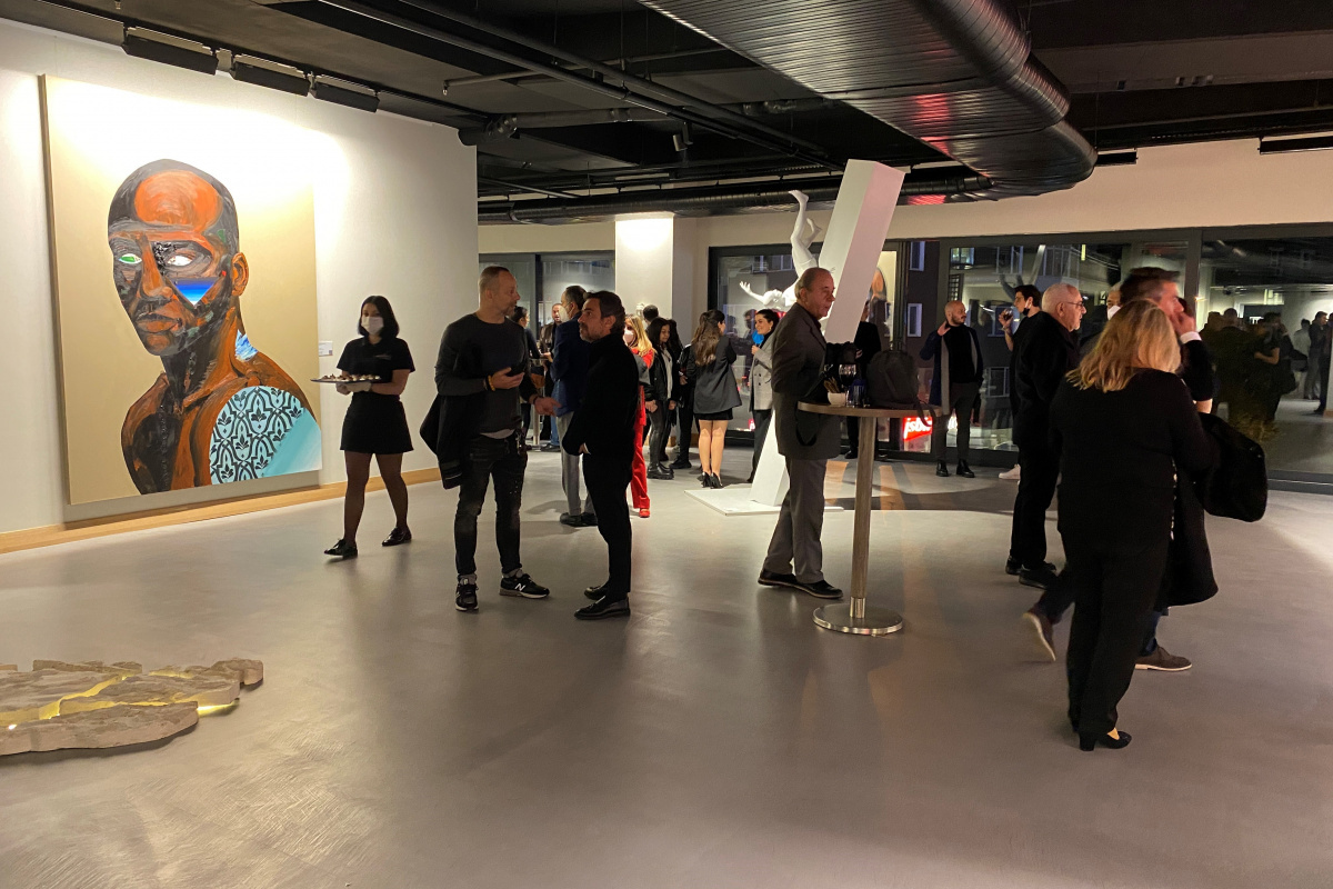 Loft Art, Humano sergisi ile kapılarını açtı
