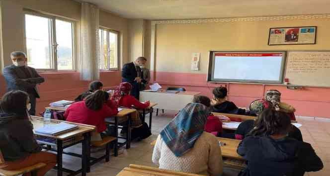 Kaymakam Yelek’ten okul ziyareti