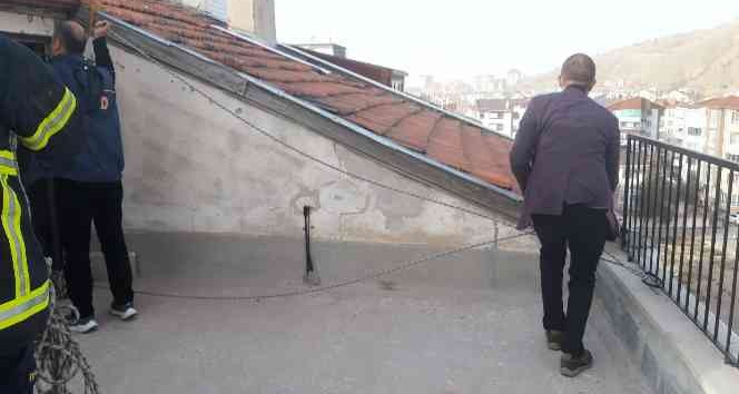 Rüzgar, güneş enerji panelini yerinden söktü