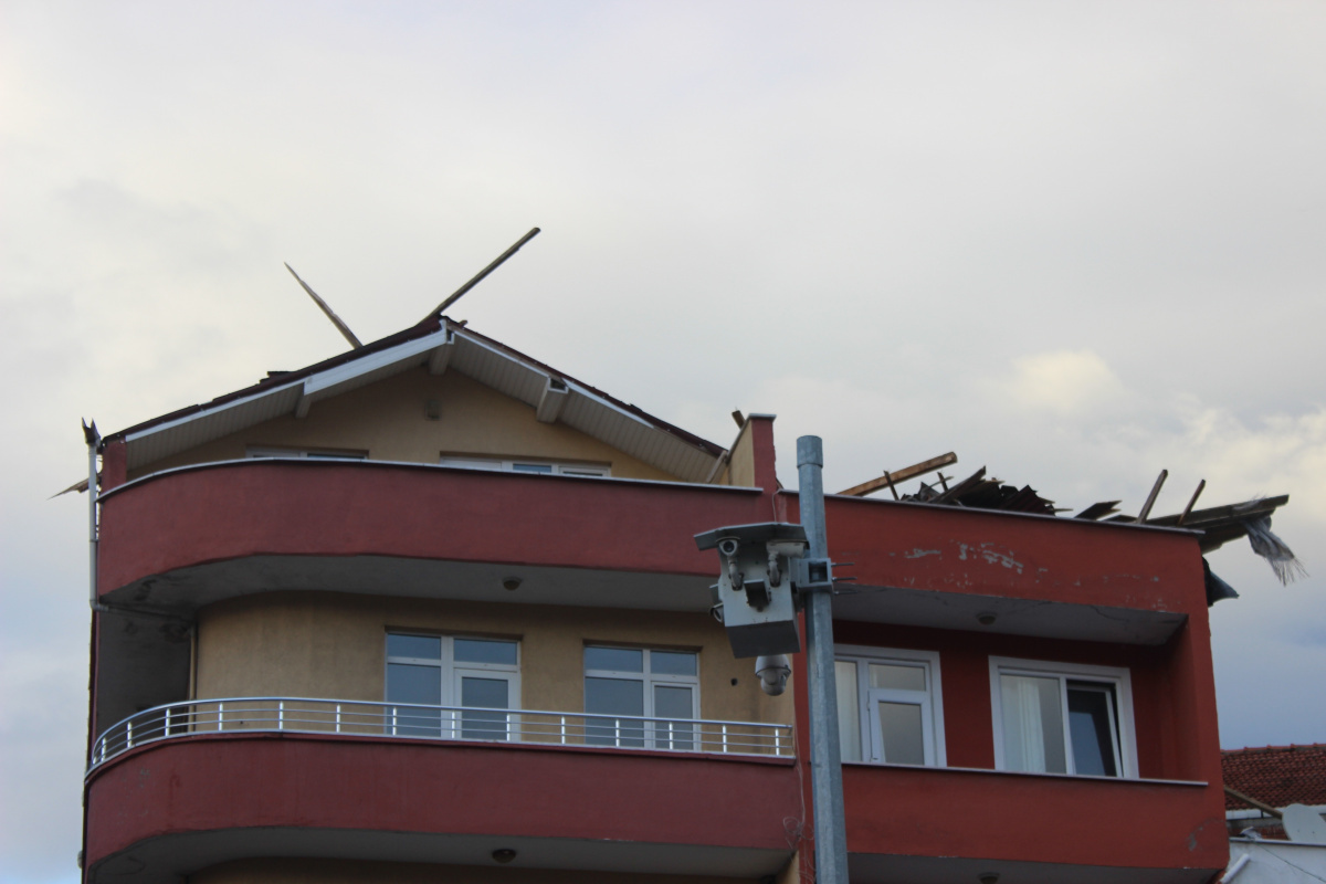 Sinop&#039;ta fırtına kabusu: Öğrenciler ölümden döndü