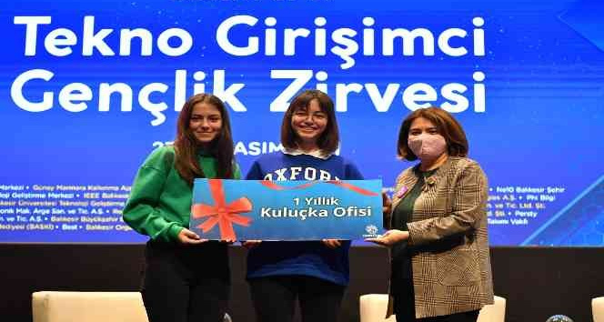 Denizli’ye ’StillFly’ adlı projeleriyle birincilik getirdiler