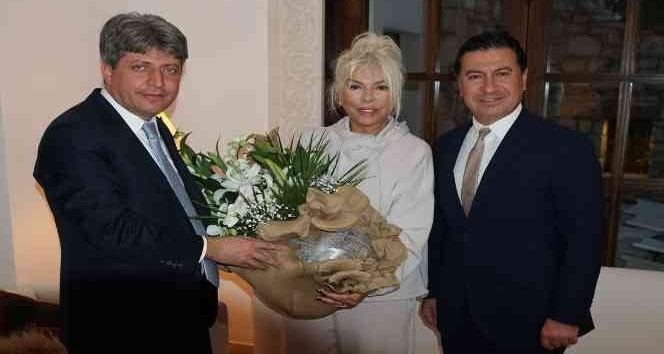 Ajda Pekkan’dan Bodrum’a tam destek