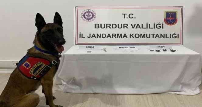 Şüphe üzerine durdurulan araçtan uyuşturucu çıktı
