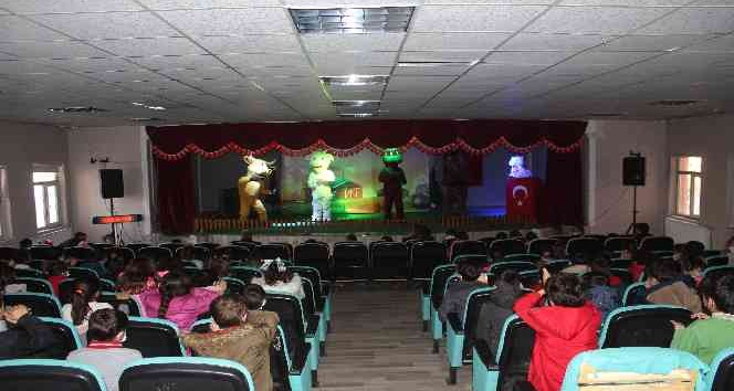 Muradiyeli çocuklar tiyatro ile tanıştı