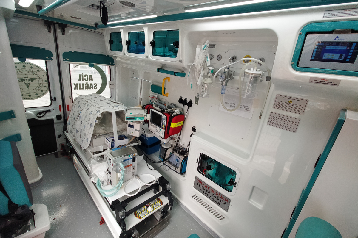 Sağlık Bakanlığı&#039;nın yenidoğan ve obez ambulansları her an göreve hazır