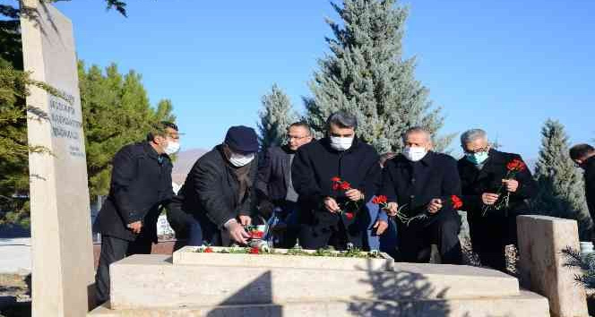 Bozlak ustası Muharrem Ertaş, mezarı başında anıldı