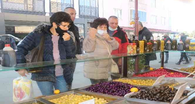 Bulgaristan vatandaşları sabahın ilk ışıklarında Edirne’ye akın etti