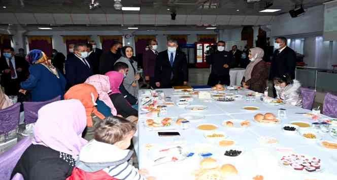 Vali Yılmaz: "Her zaman yanınızda olacağım"