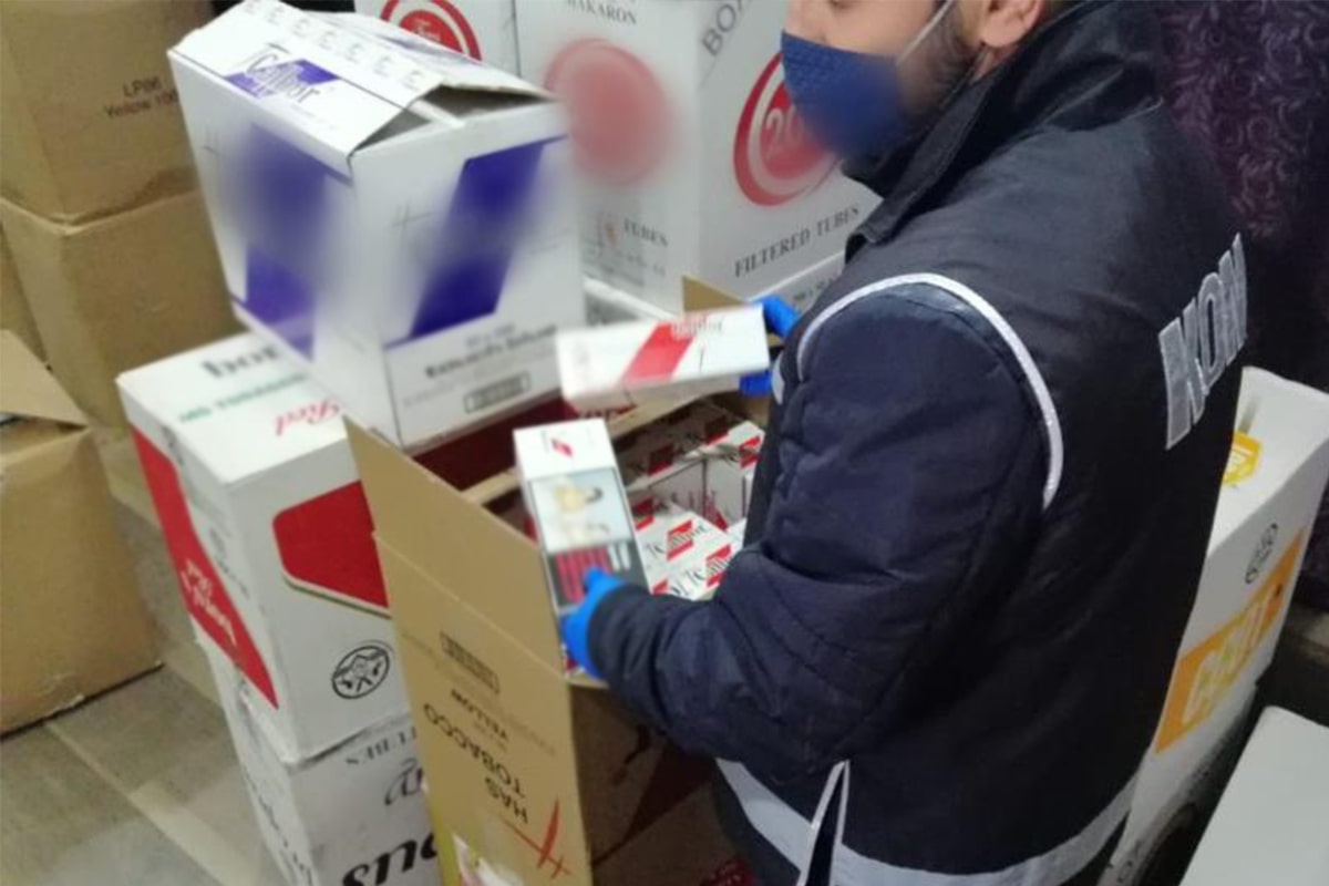 Konya'da kaçak sigara operasyonu: 9 gözaltı