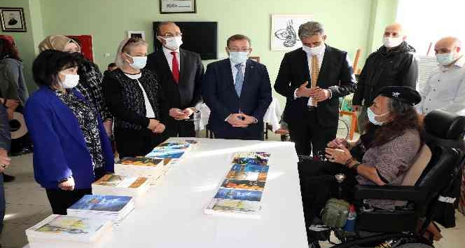 Engelli bireylerin el emeği ürünleri sergilendi