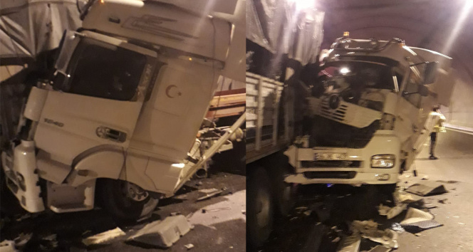 Aydın-İzmir Otoyolunda 3 ayrı noktada 6 araçlı kaza: 2 yaralı
