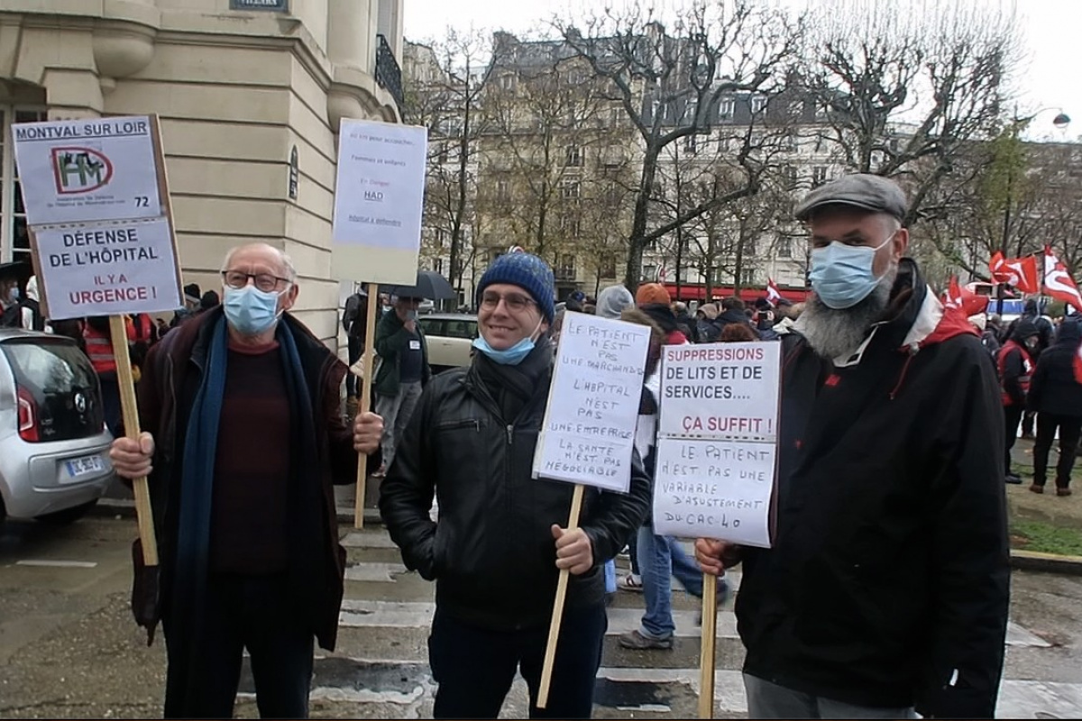 Fransa&#039;da sağlık çalışanları yeniden sokağa indi